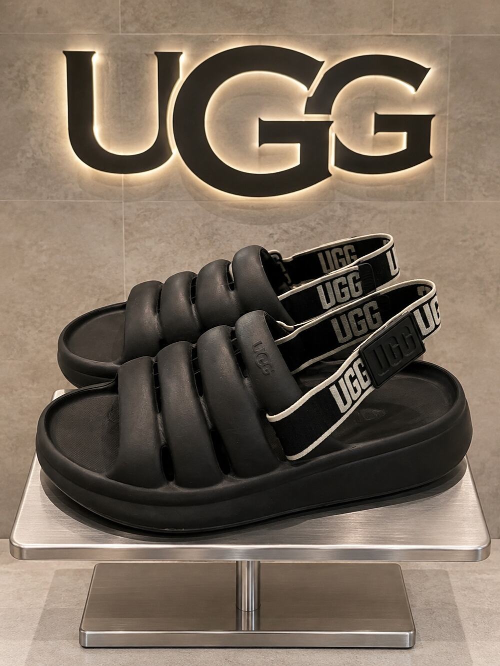 UGG Sport Yeah Black Slingback Sandals Women’s Size 9